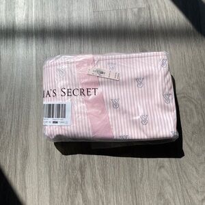 Victoria's Secret Shine Tote 2025